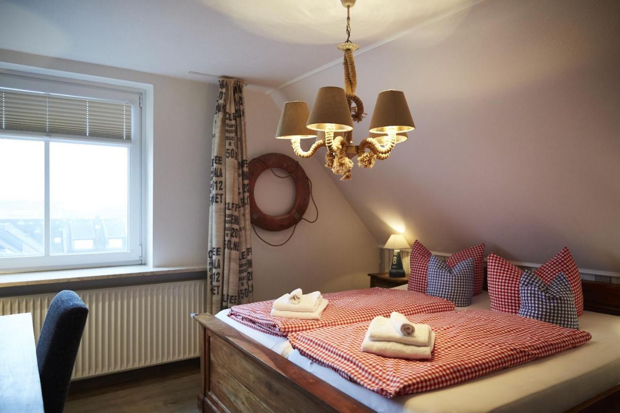 Bernstein-Hotel Bootshaus Бюзум Экстерьер фото