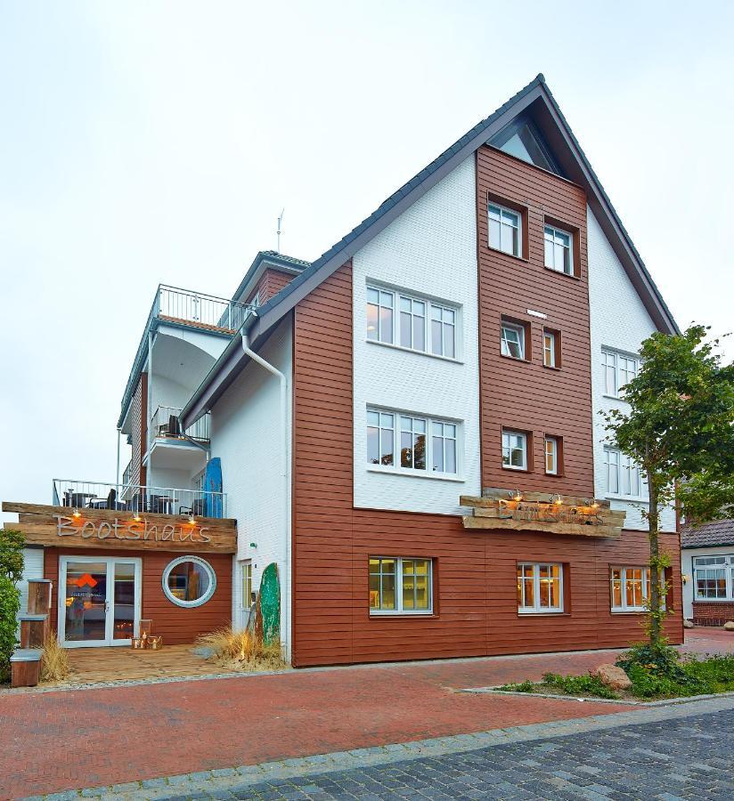 Bernstein-Hotel Bootshaus Бюзум Экстерьер фото